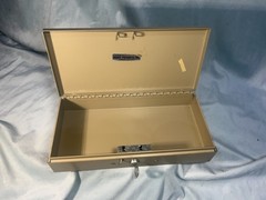 Vintage Metal Cash Box With Key Lock Box Safety Secure Business Garage Sales