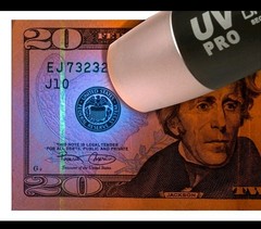 DRI MARK UV Pro Fraud Protection Light – Detect Counterfeit Money & ID – New