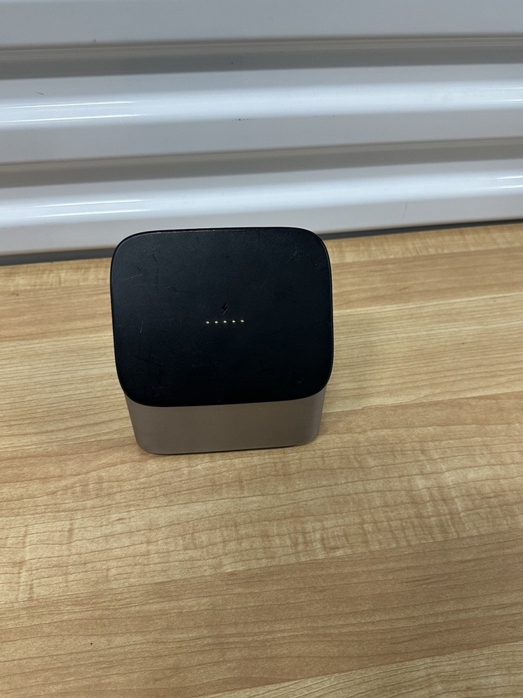 Shopify S1803B Lightning USB Retail Stand Only No Cables Or Power Supply