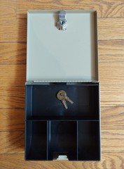 MMF Industries – Drawer Safe Personal Security Box – Key Lock – Fast Shipping!