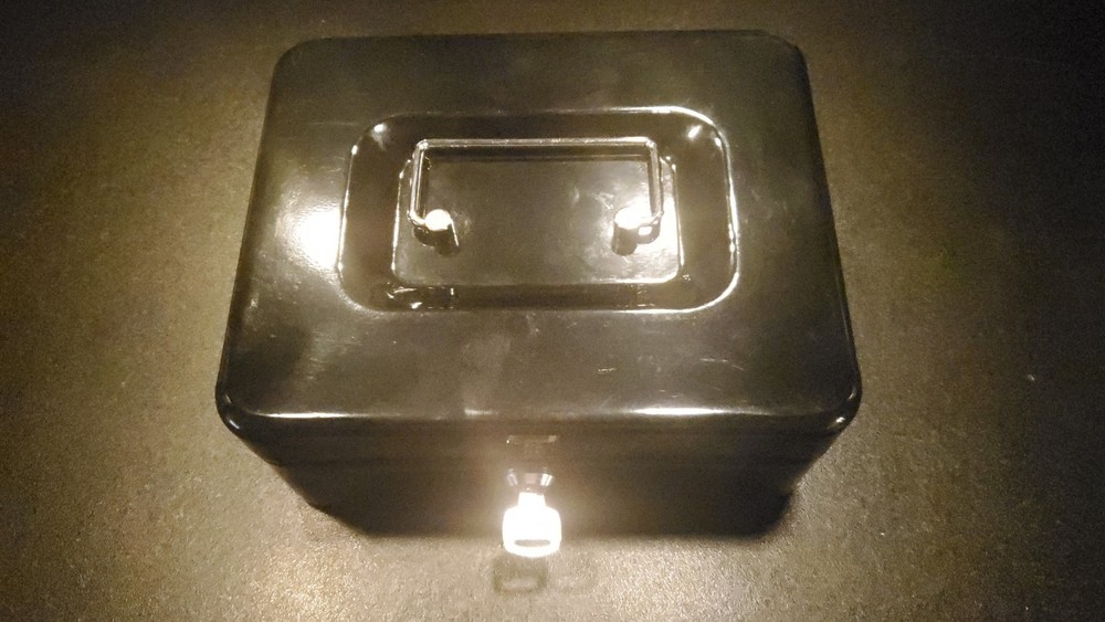 Unbranded Small Shiny Cash Box With lock and key