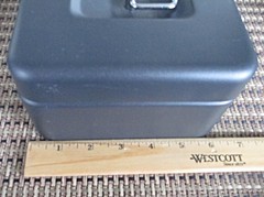 Honeywell branded cash box with interior tray, C516-3