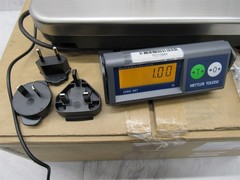 NEW Mettler Toledo ARIVA 30lbs DIGITAL POS SCALE + Adapter S-135-SBG
