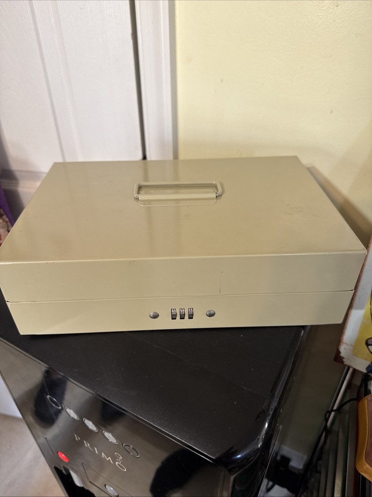 MMF Industries Metal Cash Box Bill and Coin Tray-Combination Lock Nice Shape