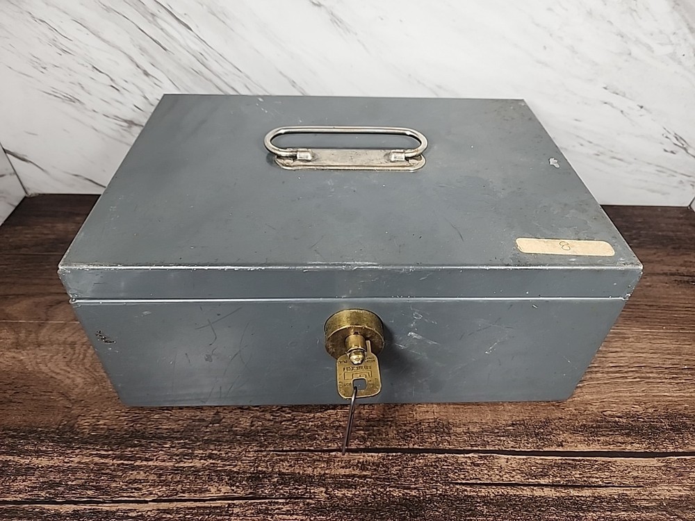 ☆Vintage☆ ~Steel master Metal Cash Box Art Steel Co. Heavy Duty~ ☆LOOK☆