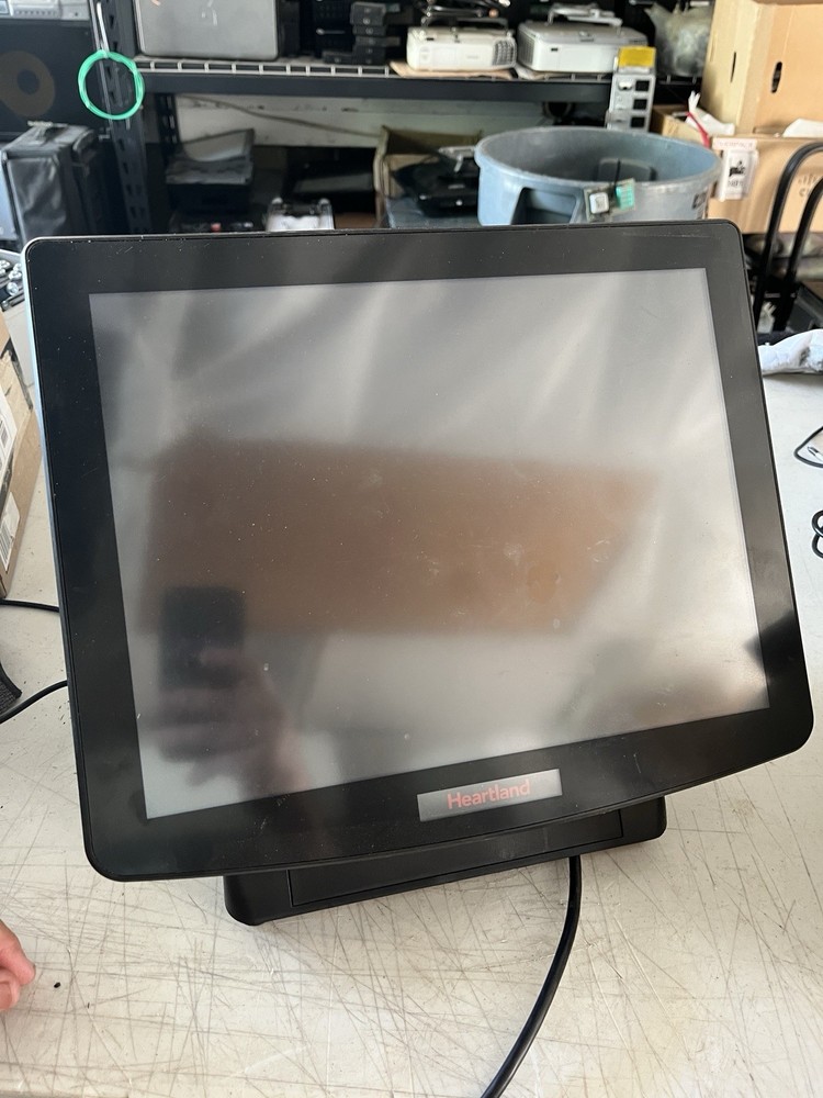 PioneerPos/Heartland All-In-One 15″ LED 8GB RAM 64GB Hdd Pent-2.3Ghz Win10 Pro