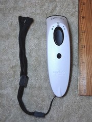 White Socket Mobile SocketScan S700 Bluetooth 1D Scanner w/Charging Dock