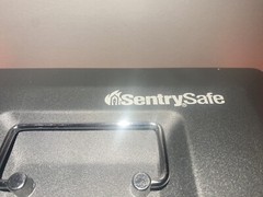 Sentry – ( Safe Cash Box) with Key ( Great Condition)