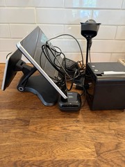 Toast Flex POS: Dual Screen, Card Reader, Printer, Power Supply.