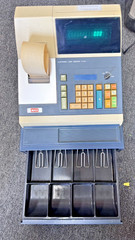 MAX ELECTRONICS CO. MODEL R-210 Electronic, JAPAN, TURNS ON Cash Register