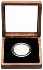 COSISO Single Walnut Wood Challenge Coin Presentation Small, Black Inner