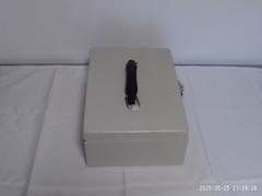 “Pre-Owned” Gray Locking Metal Cash Box No Keys w/ removable Cash/Change Tray