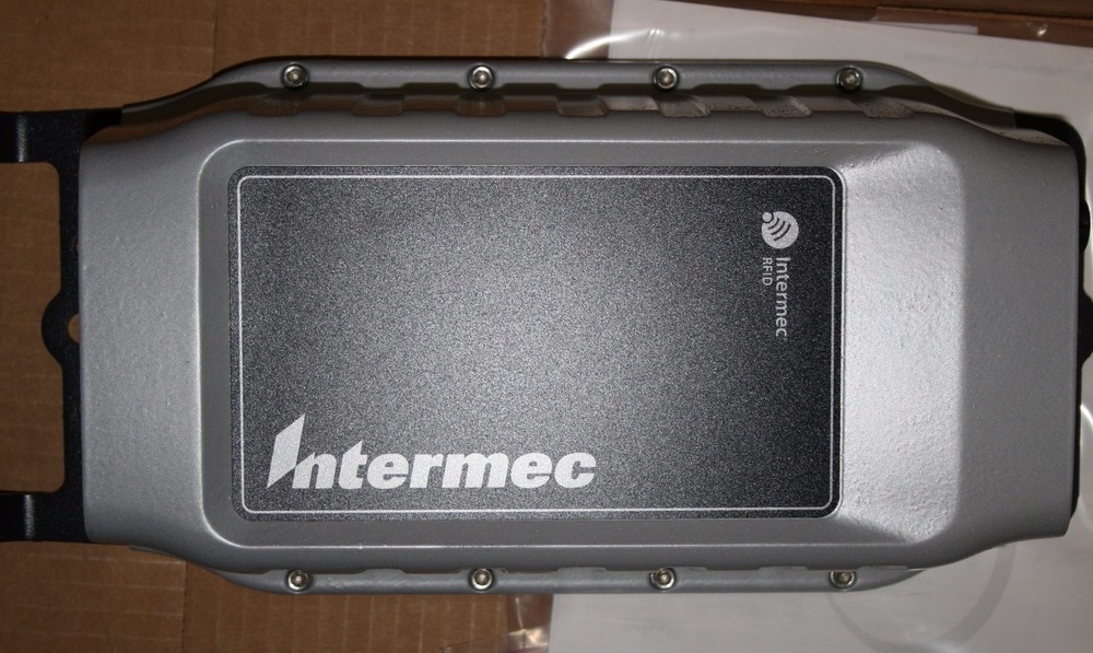 New Intermec IV7B001014 IV7B 1W 915MHz FCC Intellitag Vehicle Mount RFID Reader