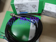 1pcs Schneider Inductive Sensors XS508B1PAL2