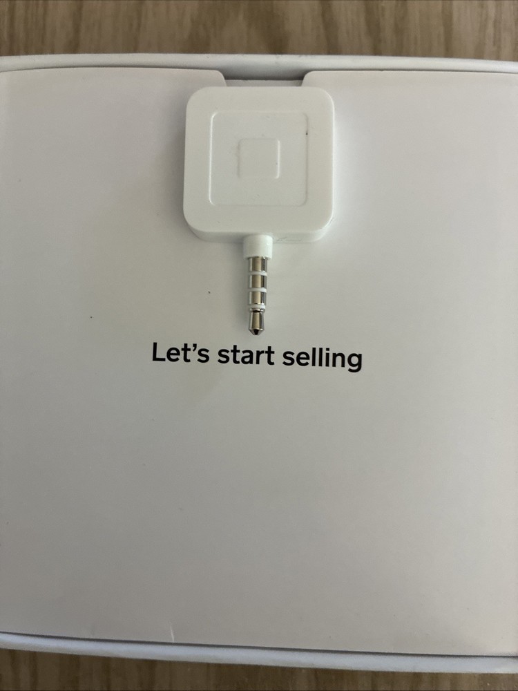 Square A-PKG-0206-01 Credit Debit Card Reader – White for Apple iPhone & Android