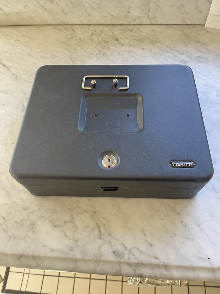 STEELMASTER Tiered Tray Cash Money Office Box w/2 Keys New w/o Box