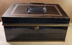 Vtg. ’20s-’30s Black Metal Bankers Cash Document Lock Box w/ Key Red & Gold Trim