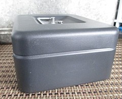 Honeywell branded cash box with interior tray, C516-3