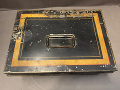 BLACK TIN METAL CASH DOCUMENT COLLECTORS BIN LOCK BOX NO KEY FOR PART/REPAIR VTG