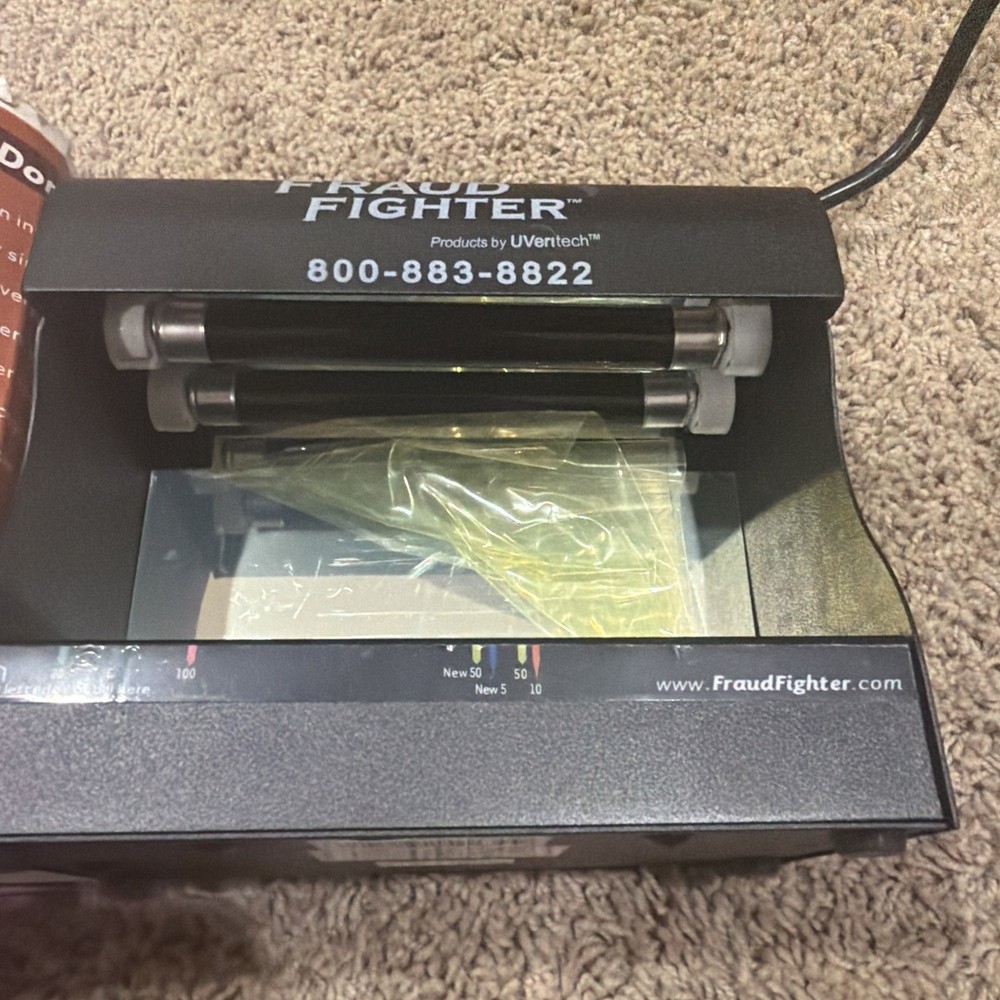Fraud Fighter UV-16 Counterfeit Scanner UV Light Bill ID Checker Open Box