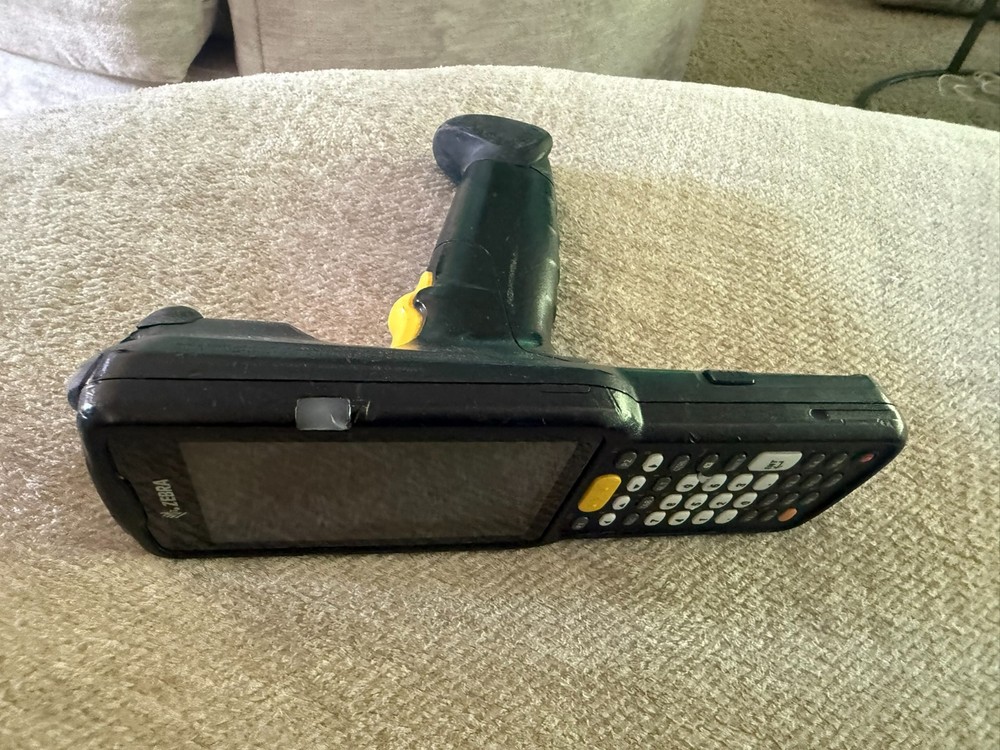 *ZEBRA* MC33 Handheld Computer & Barcode Scanner MC330M – Rough