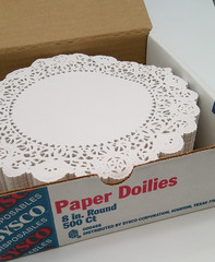 Sysco White Paper Lace Doilies 8 in. Round (500? Count) Opened Box