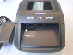 Máquina portatil detector billetes Falsificados USD/EUR/GBP/MXN pantalla LCD