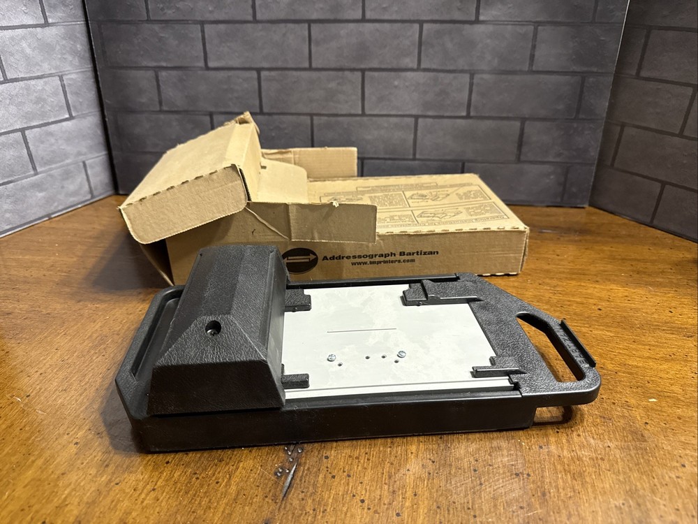 Brand New Addressograph Bartizan 4000 Manual Credit Card Imprinter