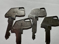 TEC Lot Of 17 Cash Register Keys Various Mix RTR MA MGR 8R203 8R201 2206 2202 +