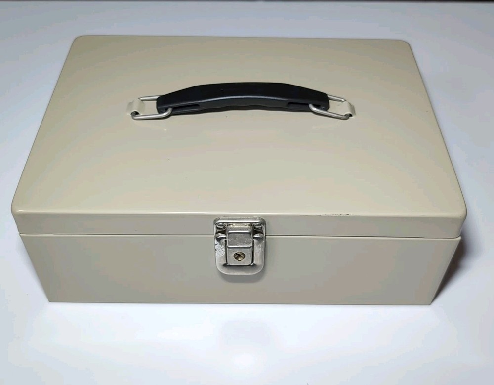 Vtg. MMF Industries Cash Metal Lock Box, no key 11″W x 7.75″D x 4″H