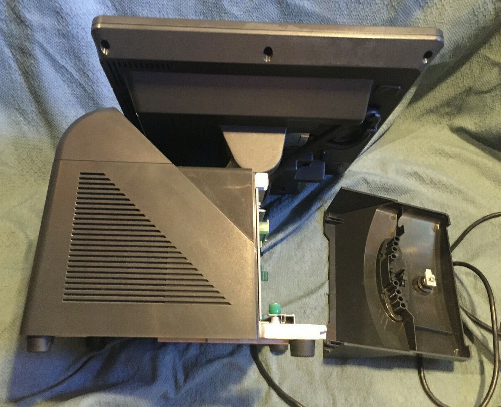 NCR Touchscreen POS Terminal Model 7403 / 1200 with 15” Display and harddrive