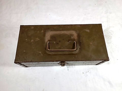 Sturdy Vtg. Metal Cash Box w/ Handle – unbranded