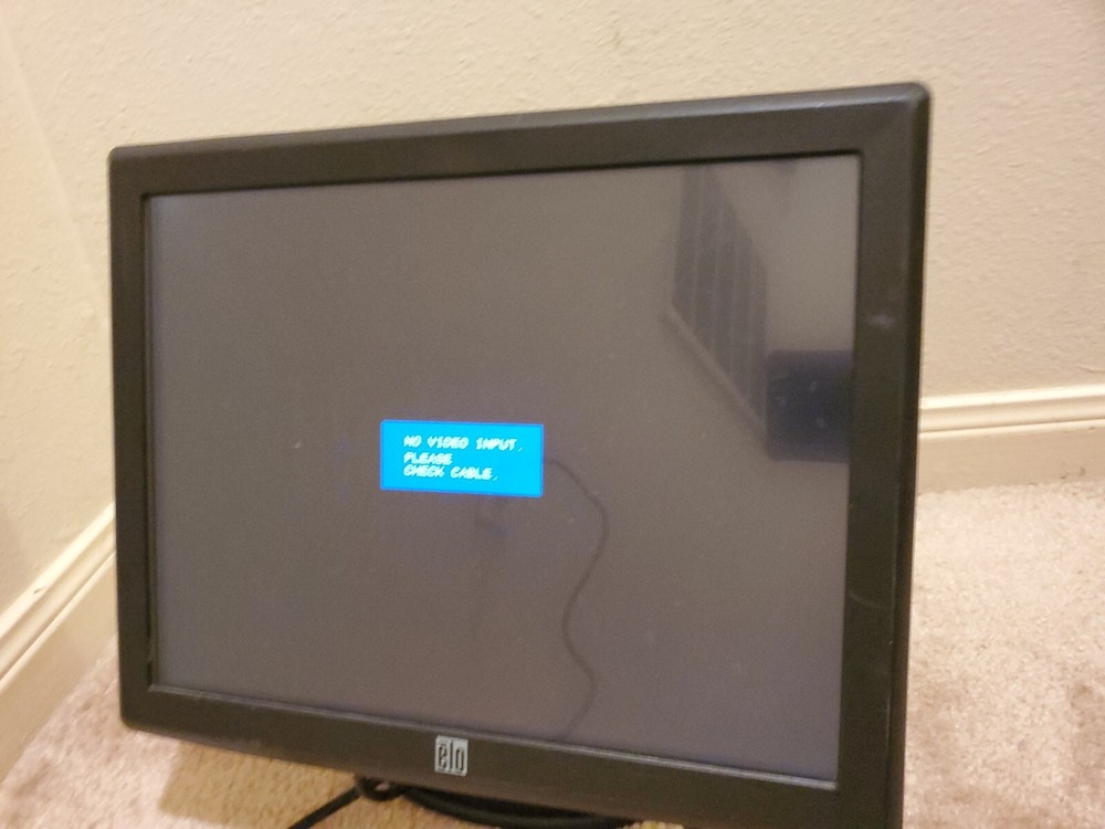 Elo ET1515L-8CWA-1-G Point Of Sale TouchScreen Monitor. Pre-owned