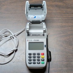 First Data FD100ti FD100 Series Wired Credit Card Terminals MPN 001642020 Clean