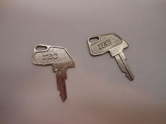 TEC Toshiba Cash Register 2 “USED” Vintage Number 2 Clerk Keys # 6201