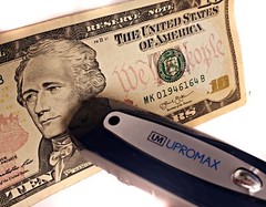 2 in 1 Mini Portable Counterfeit Money Detector Dollar US Euro GBP Fake Currency