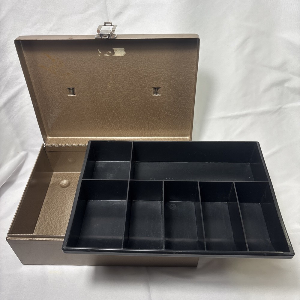 Metal Cash Box with Tray No Key For Lock 4″ x 7.75″ x 11″ Rockaway Metal Prod Co