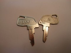 TEC Toshiba Cash Register 2 “USED” Vintage Number 2 Clerk Keys # 6201