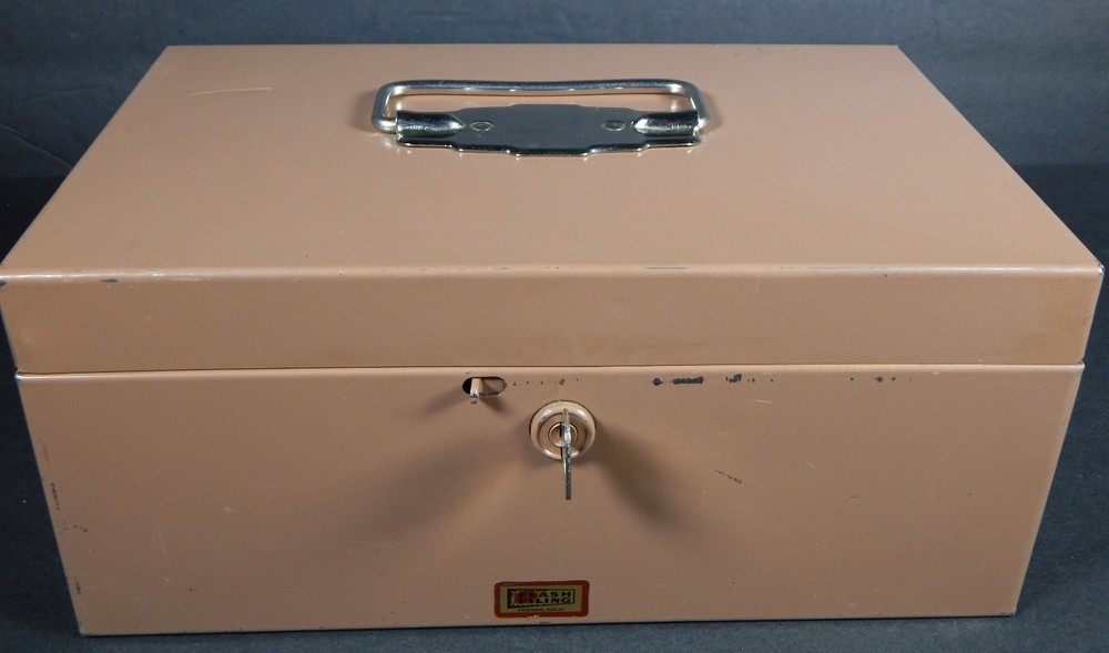 VINTAGE FLASH FILING METAL CASH LOCK BOX W/KEY STRONG BOX SAFE W/TRAY EXCELLENT!
