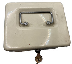 Vintage Metal Cash Box Lockable Cream 2 Keys Made in Taiwan